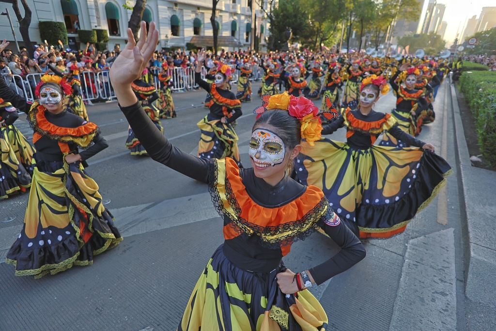 Catrinas en el Gran Desfile de Día de Muertos en Paseo de la Reforma, Ciudad de México